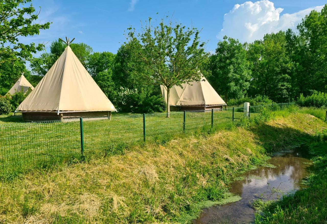 Resort & Camping - Val De Braye Bessé-sur-Braye Exteriér fotografie